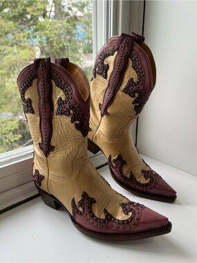 Old Gringo Two-Tone Studded Western Boots in Cream, Burgundy and Mauve 7.5